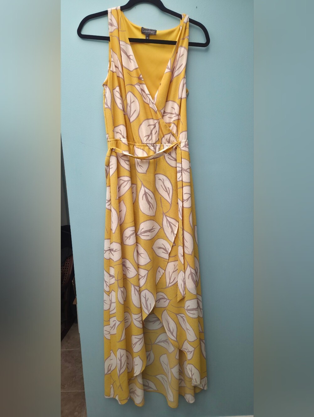 Luxology Yellow and White Leaf Print Maxi Dress